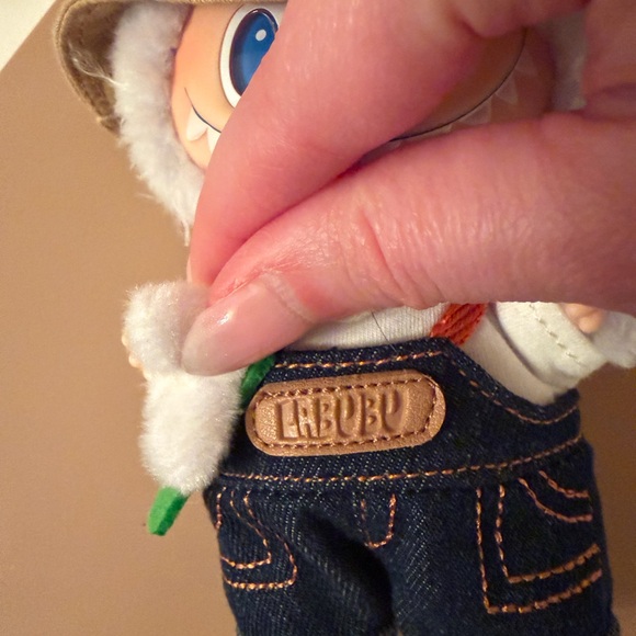 Labubu Fall in Wild - Picture 2 of 5